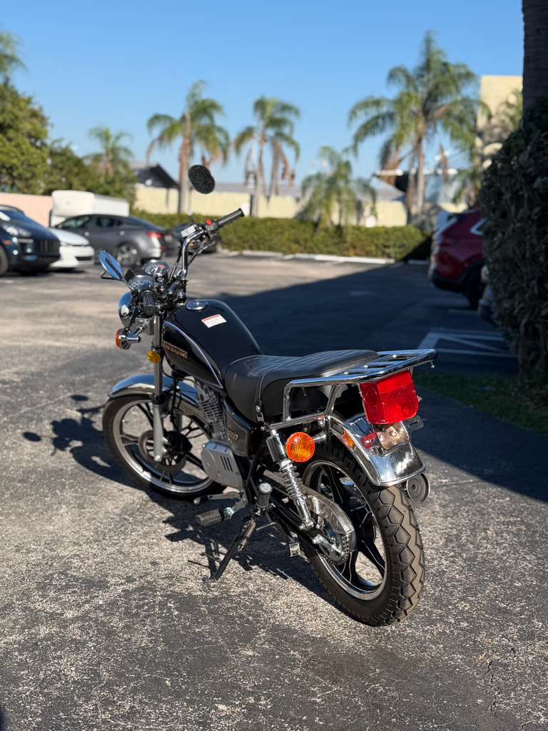 GN 200 Suzuki