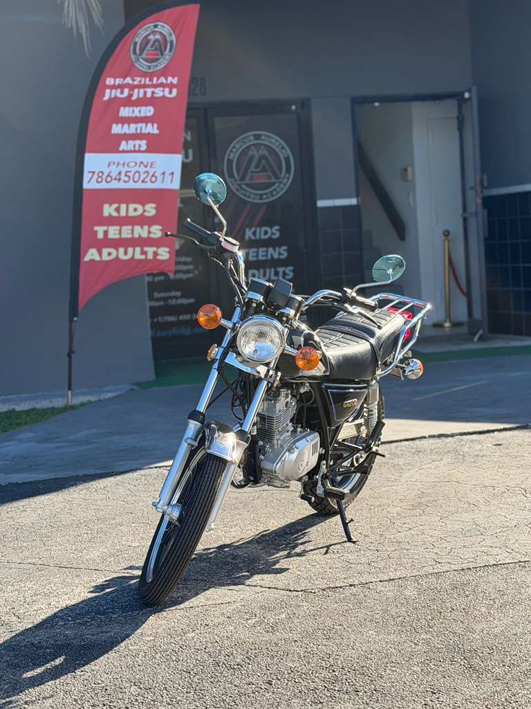 GN 200 Suzuki