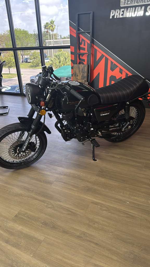 GN 250 Majestic