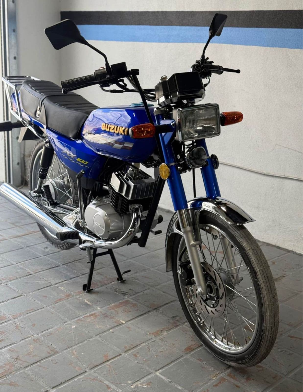 Suzuki AX100