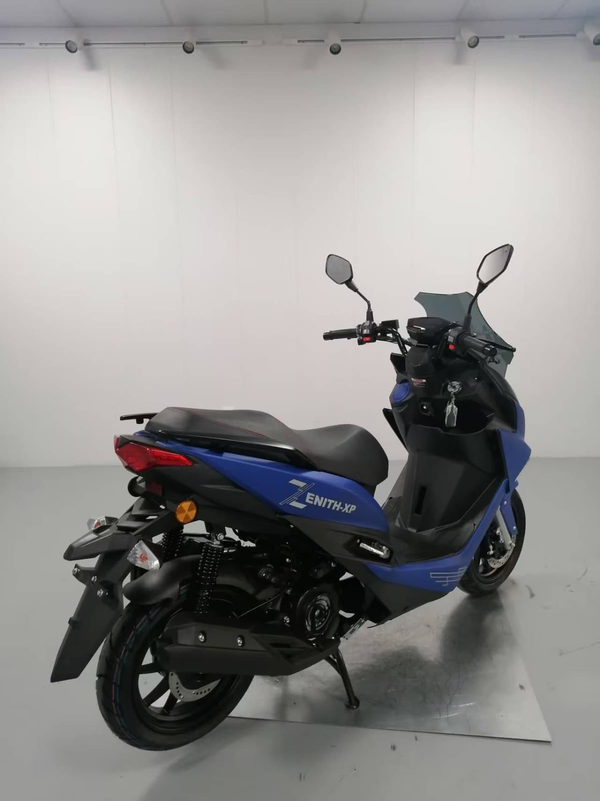 Tank Zenith 200
